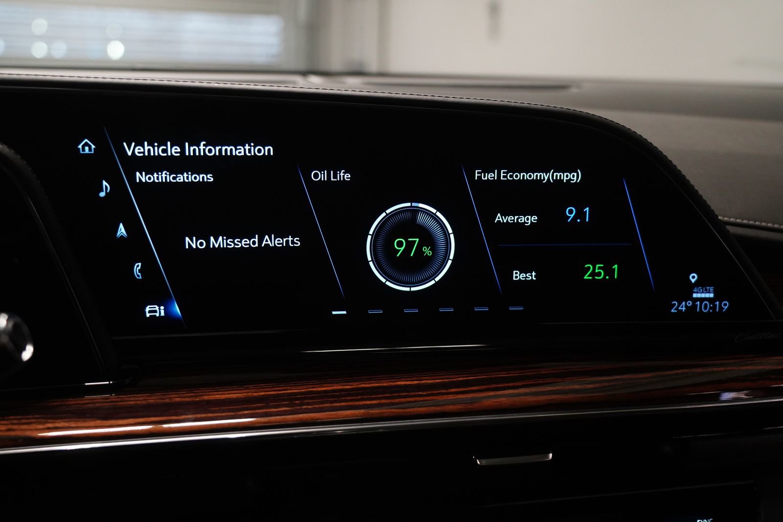 Used 2021 Cadillac Escalade ESV Premium Luxury w/ Driver Assist Tech Package image 25