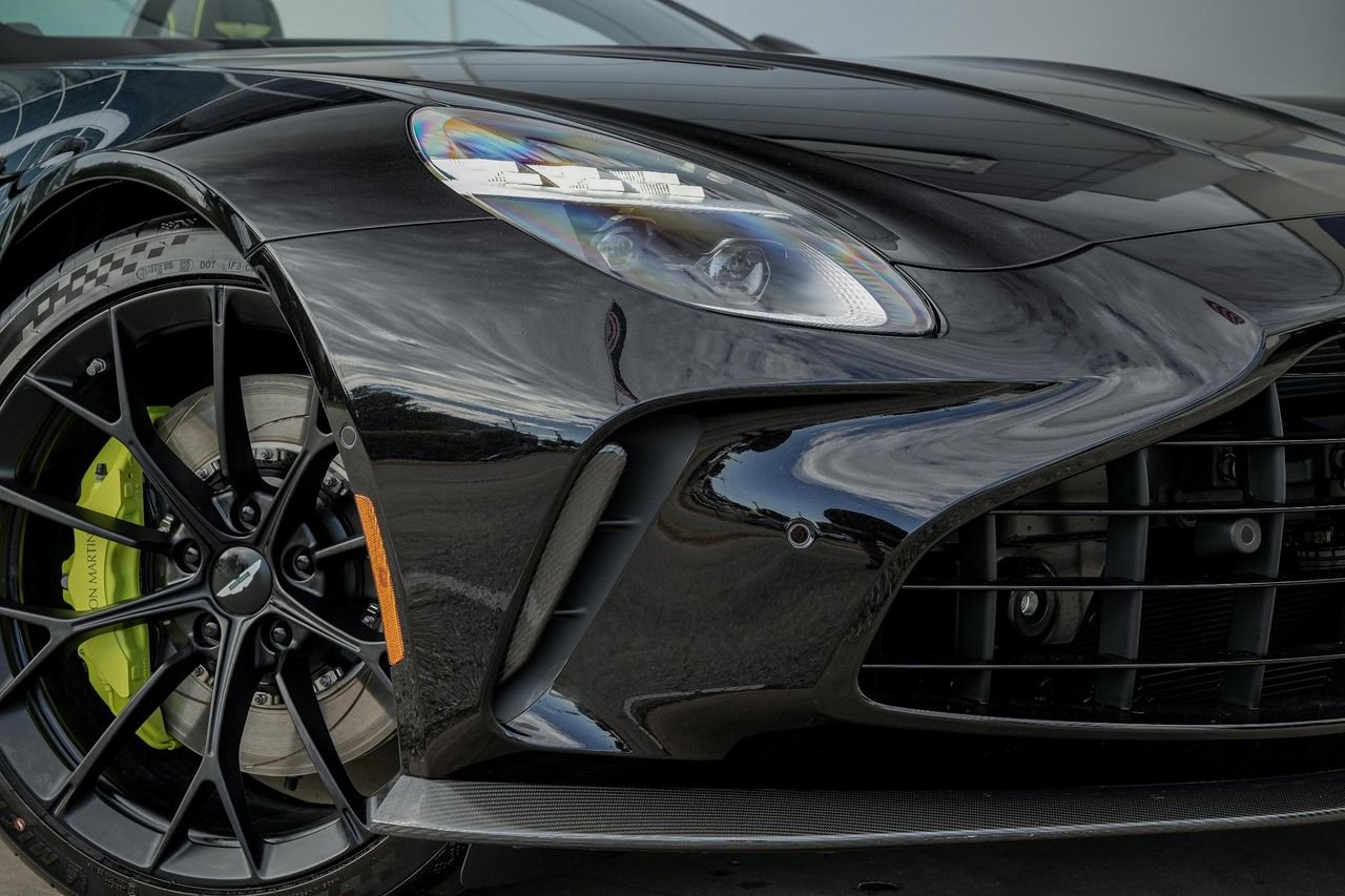New 2026 Aston Martin V8 Vantage Coupe RWD image 4