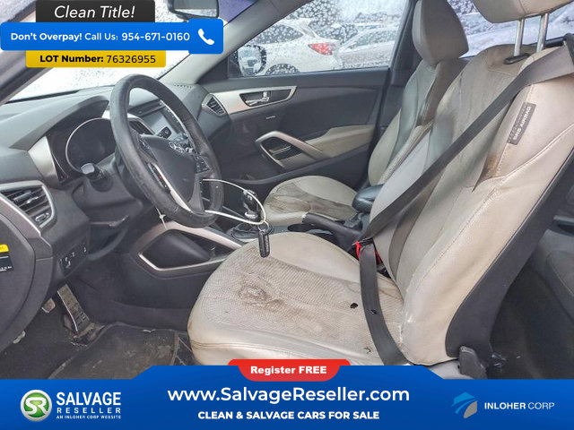 Used 2012 Hyundai Veloster w/ Style Pkg image 9