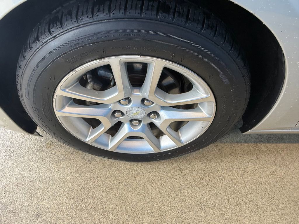 Used 2014 Chevrolet Malibu LT w/ Power Convenience Package image 8