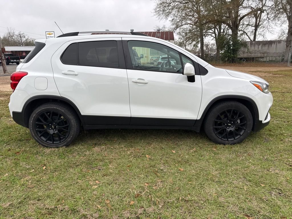 Used 2021 Chevrolet Trax LT w/ Sport Edition image 4
