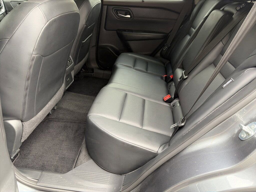 Used 2023 Nissan Rogue SV w/ SV Premium B Package image 31