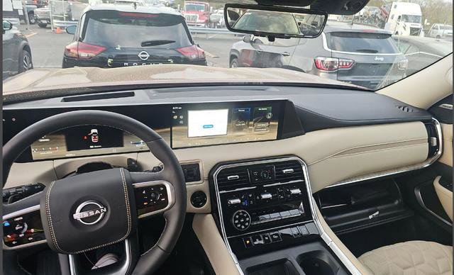 Used 2025 Nissan Armada Platinum Reserve image 9