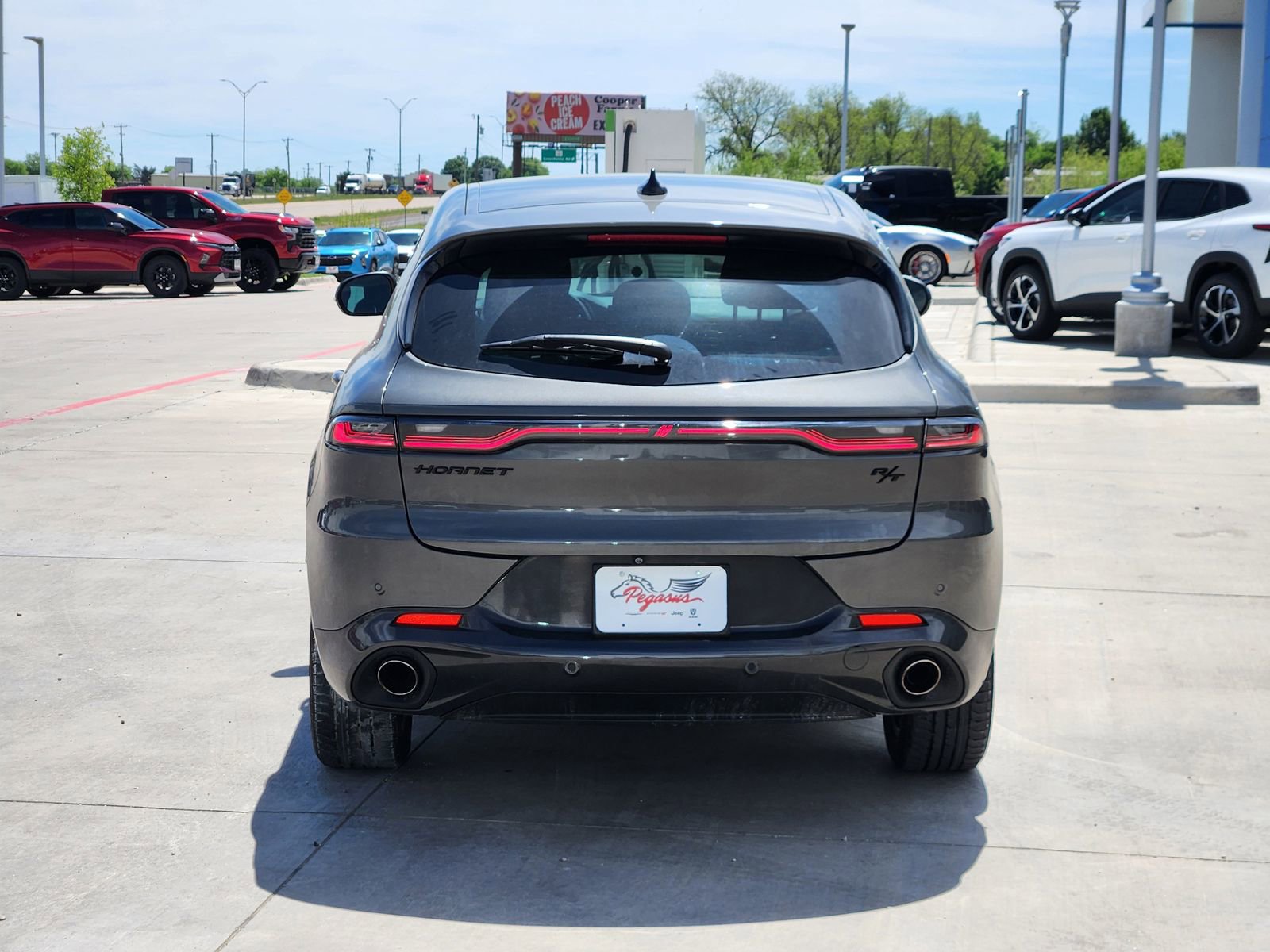 Used 2024 Dodge Hornet R/T w/ R/T Blacktop Package image 8