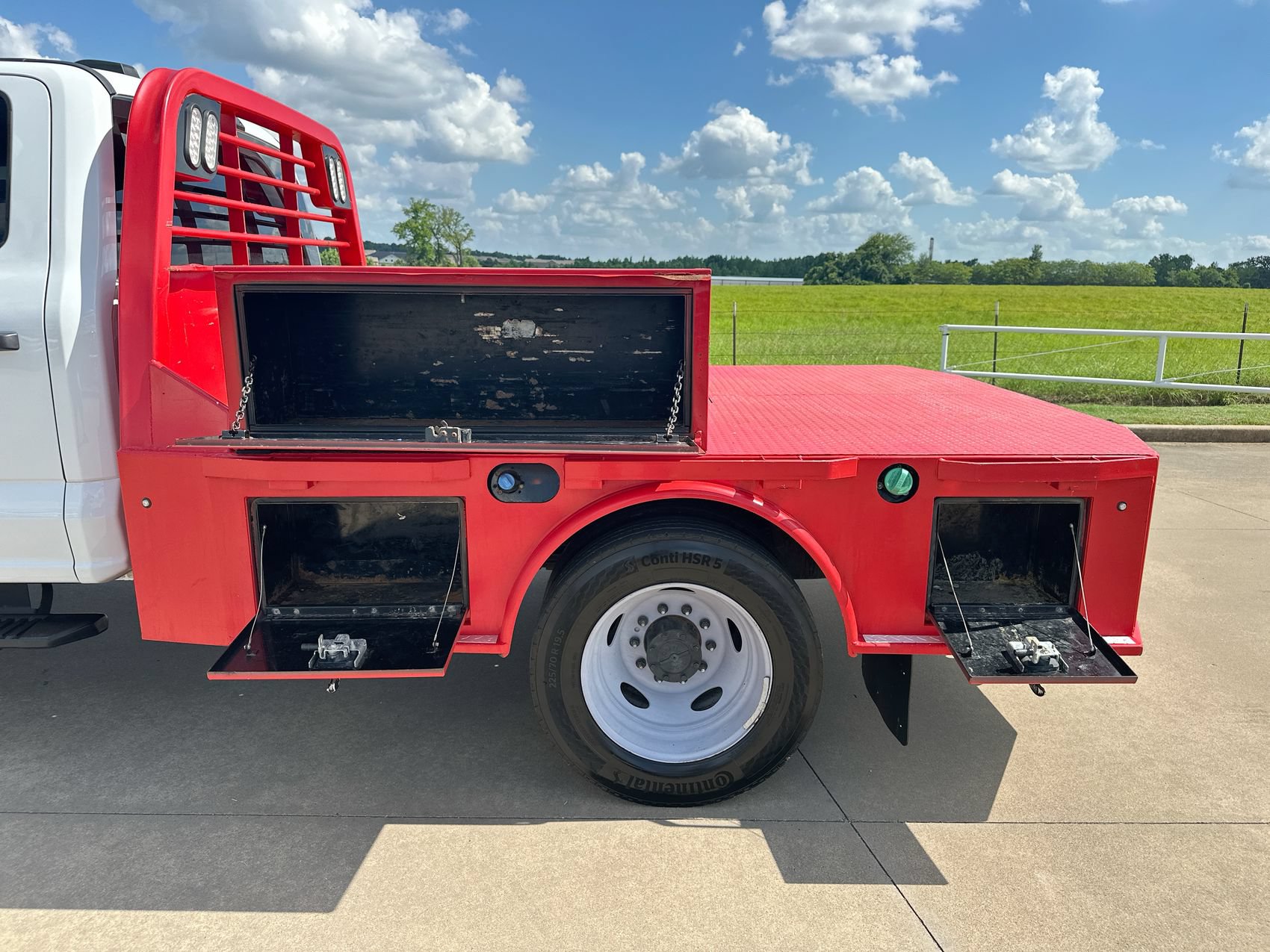 Used 2024 Ford F550 4x4 Crew Cab Super Duty image 21