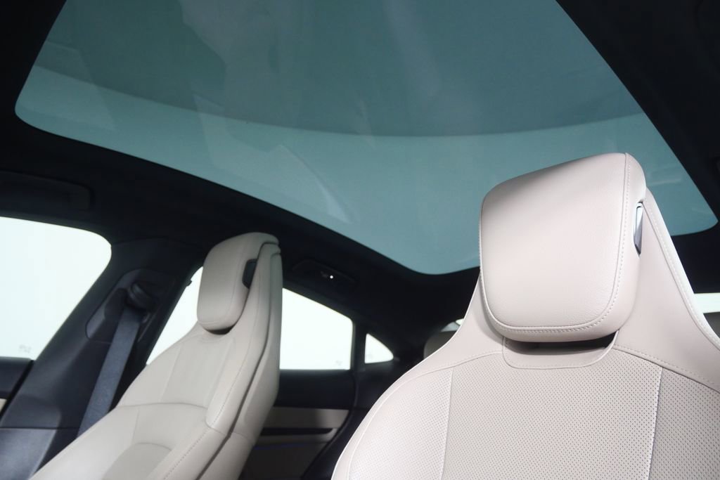 Used 2022 Porsche Taycan image 15