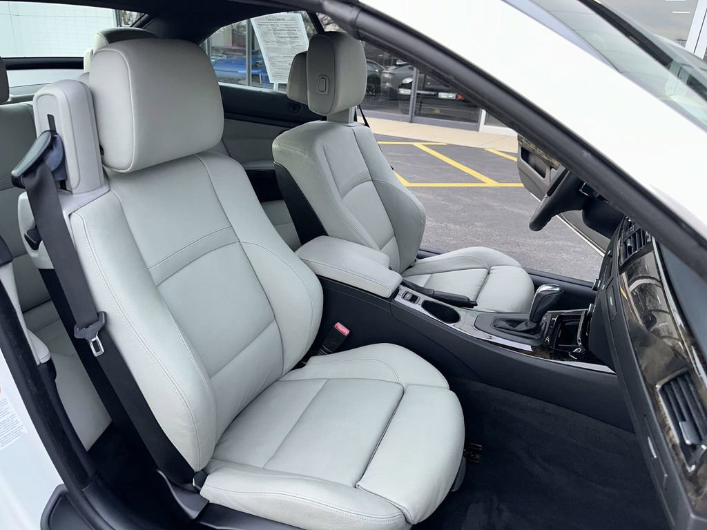 Used 2009 BMW 335i Convertible image 26