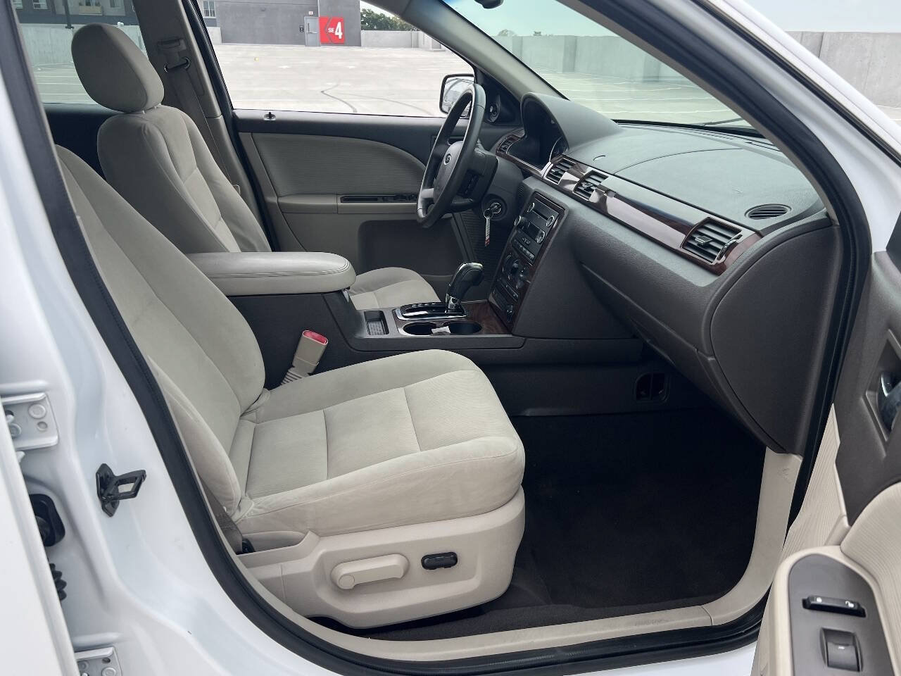 Used 2008 Ford Taurus SEL FWD image 12