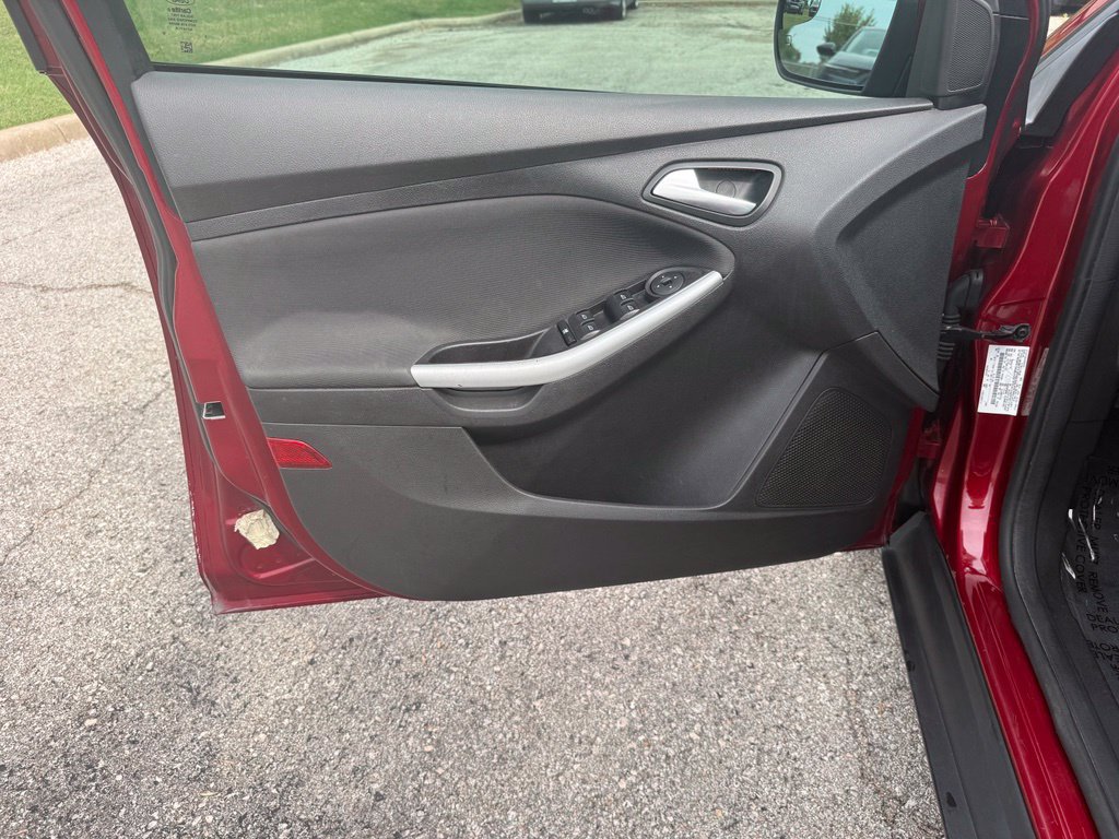Used 2013 Ford Focus SE FWD image 13