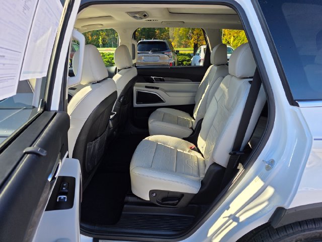 Used 2020 Kia Telluride SX w/ SX Prestige Package AWD/4WD image 18