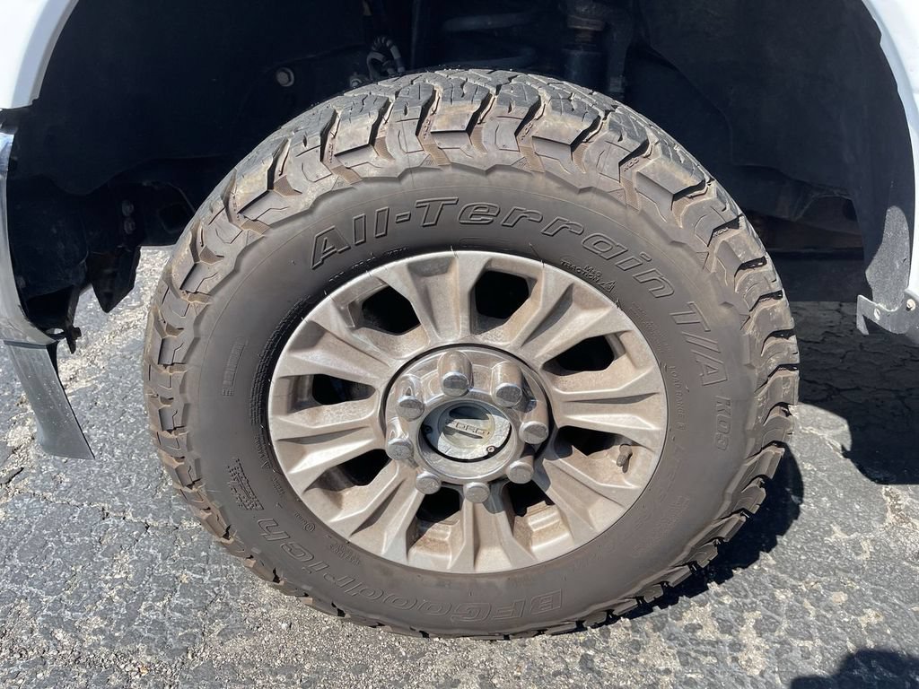 Used 2022 Ford F250 XL w/ Power Equipment Group AWD/4WD image 2