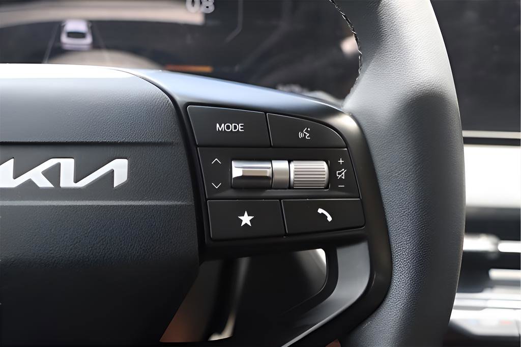 Certified 2025 Kia K4 EX FWD image 13