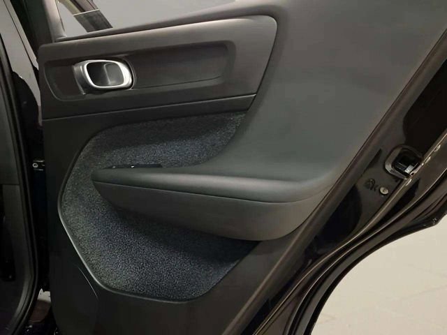 Used 2025 Volvo XC40 B5 Plus image 73