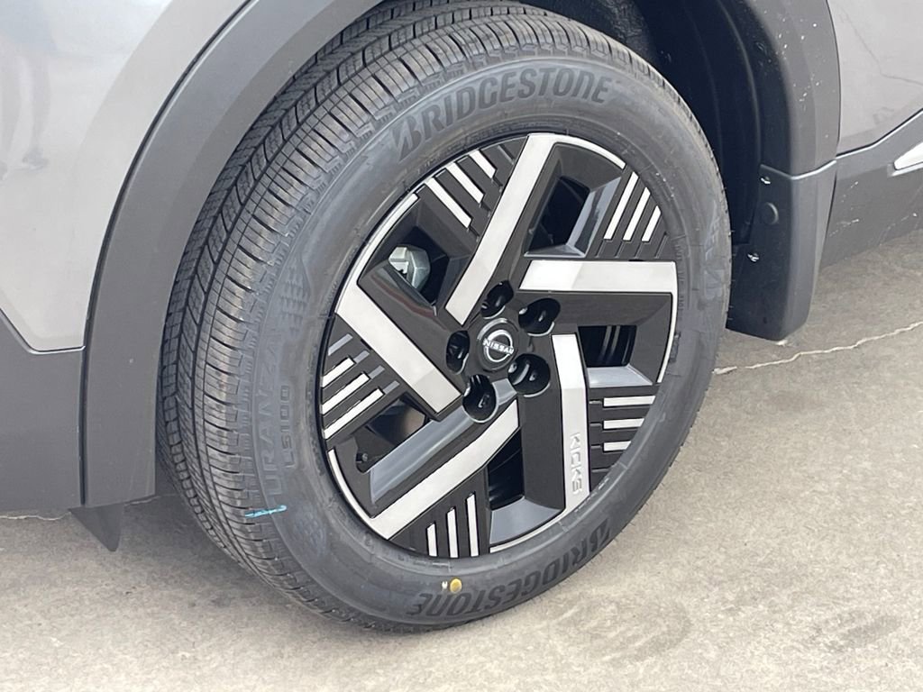 New 2026 Nissan Kicks SV w/ Cold Weather Package FWD image 9