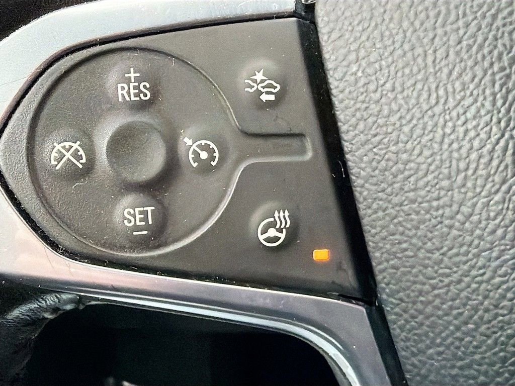 Used 2021 Chevrolet Traverse RS image 34