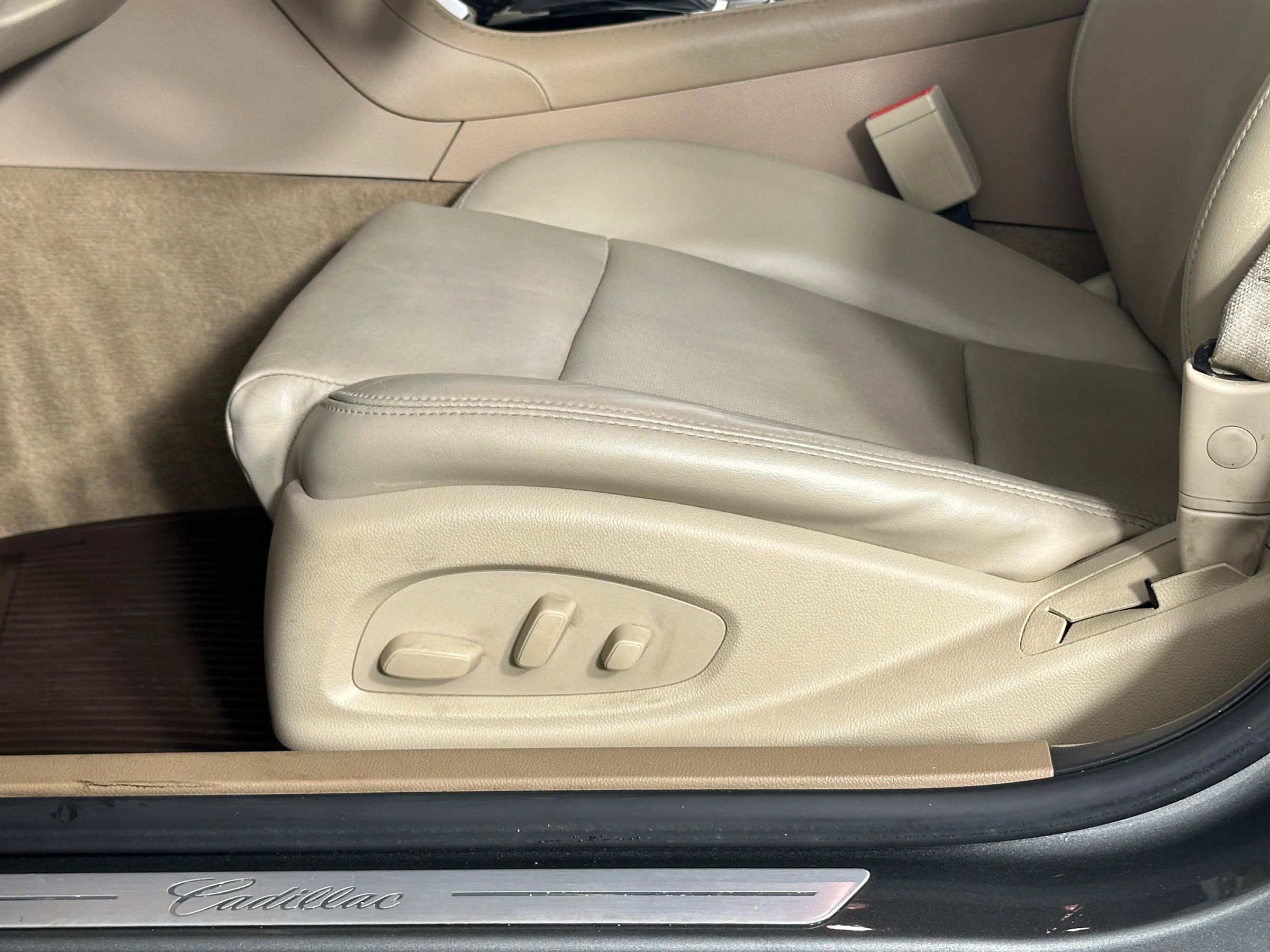 Used 2016 Cadillac ATS Luxury w/ Safety and Security Package image 24