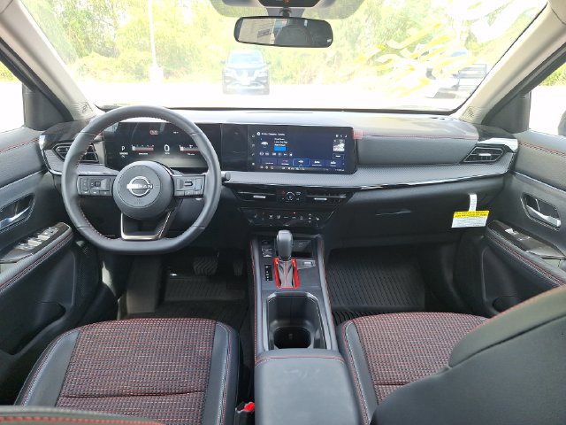 New 2026 Nissan Kicks SR w/ SR Premium Package FWD image 12