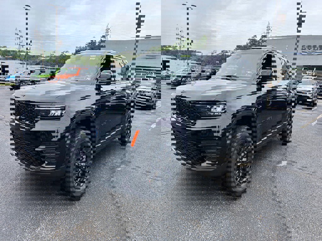 New 2025 Jeep Grand Cherokee Altitude