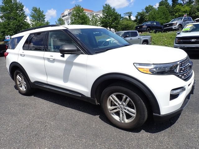 Used 2023 Ford Explorer XLT w/ Equipment Group 202A AWD/4WD image 8