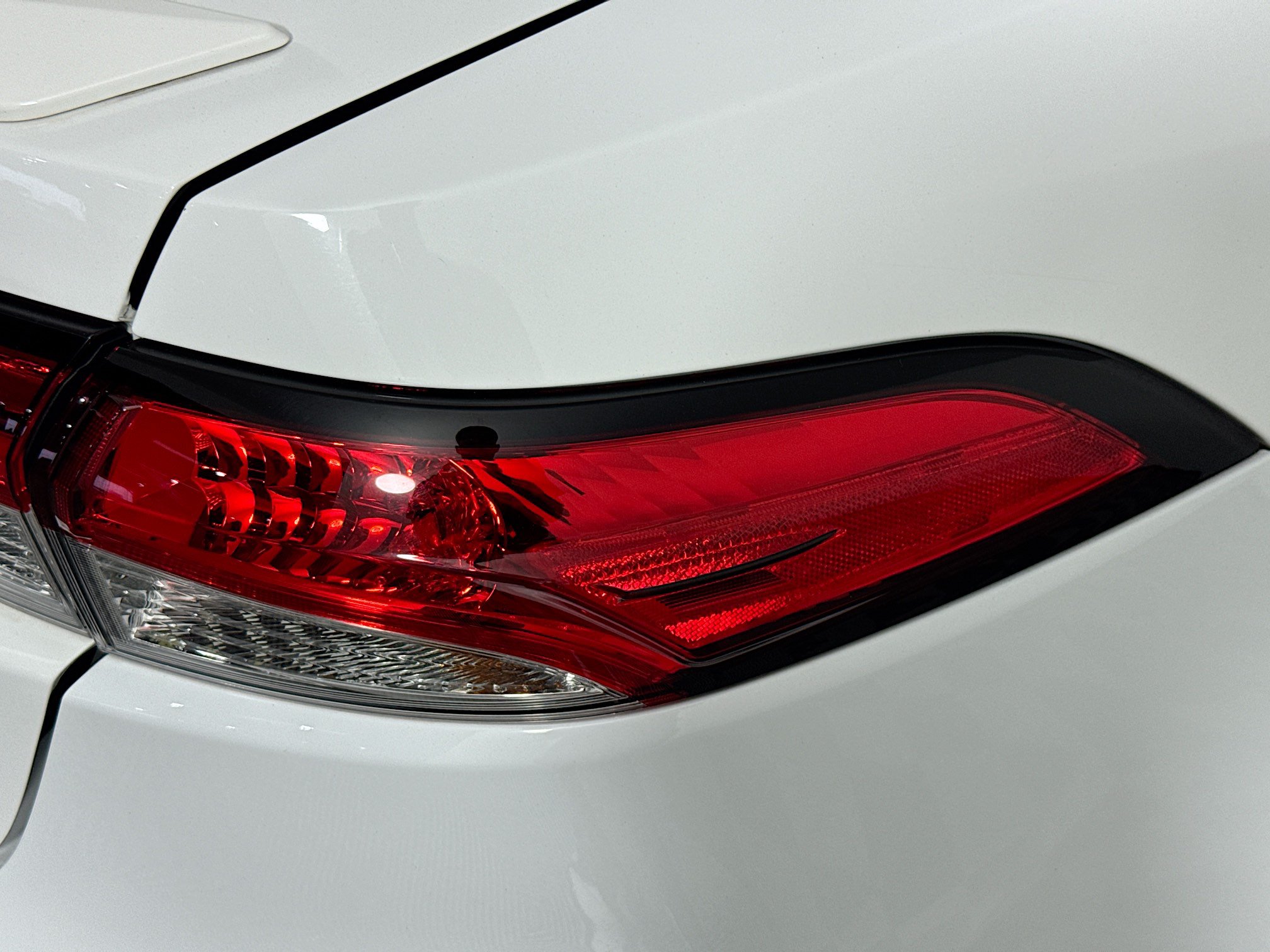 Used 2020 Toyota Corolla SE w/ SE Premium Package FWD image 32