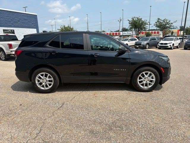 Used 2024 Chevrolet Equinox LS FWD image 6