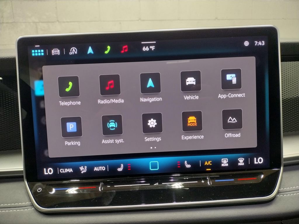 New 2025 Volkswagen Tiguan SE R-Line image 29