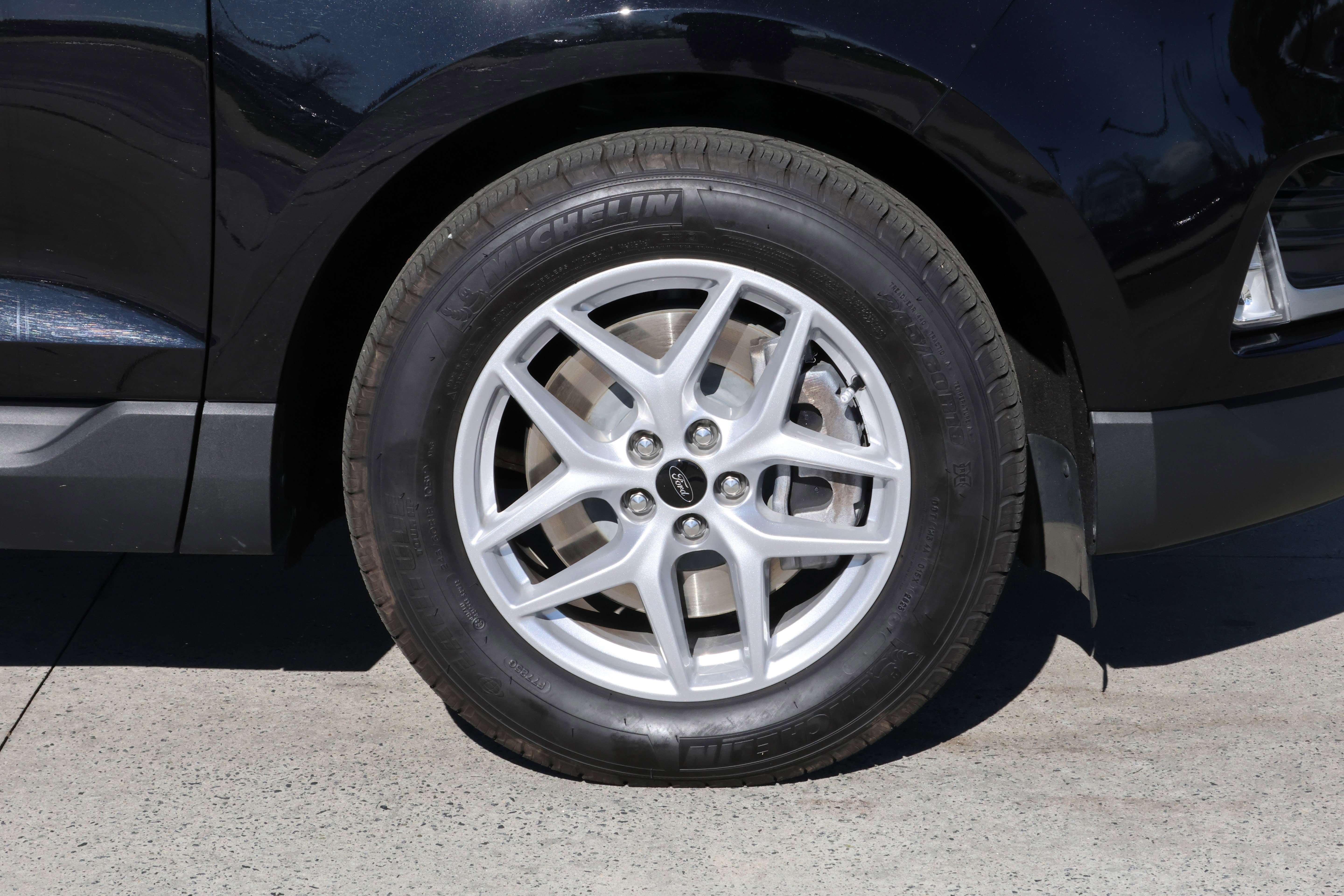 Used 2024 Ford Edge SEL w/ Convenience Package image 11