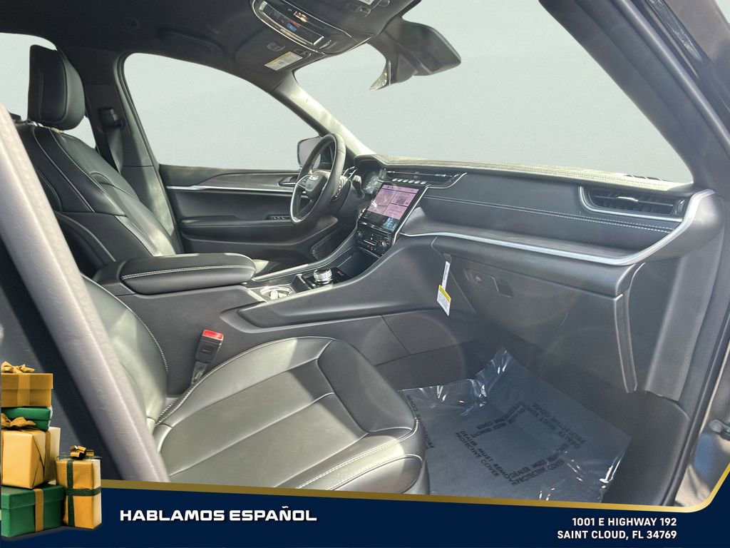 Used 2025 Jeep Grand Cherokee Limited image 30