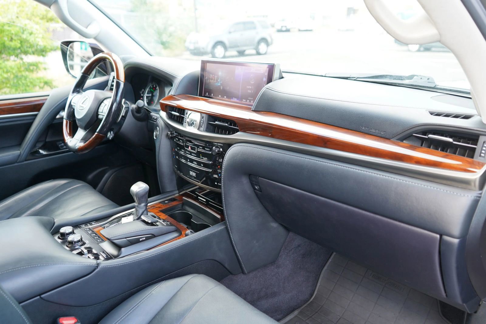 Used 2016 Lexus LX 570 4WD image 20