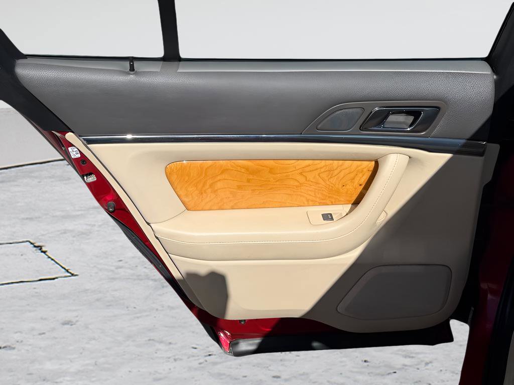 Used 2010 Lincoln MKS image 20