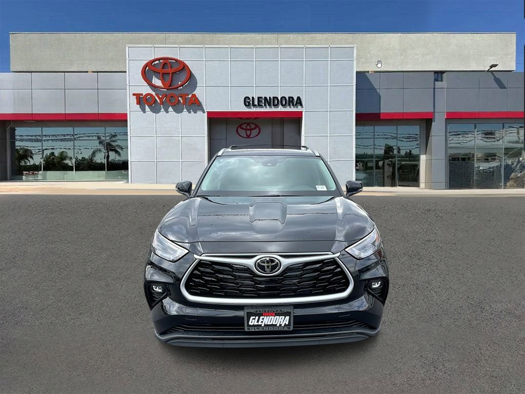 New 2026 Toyota Highlander XLE image 8