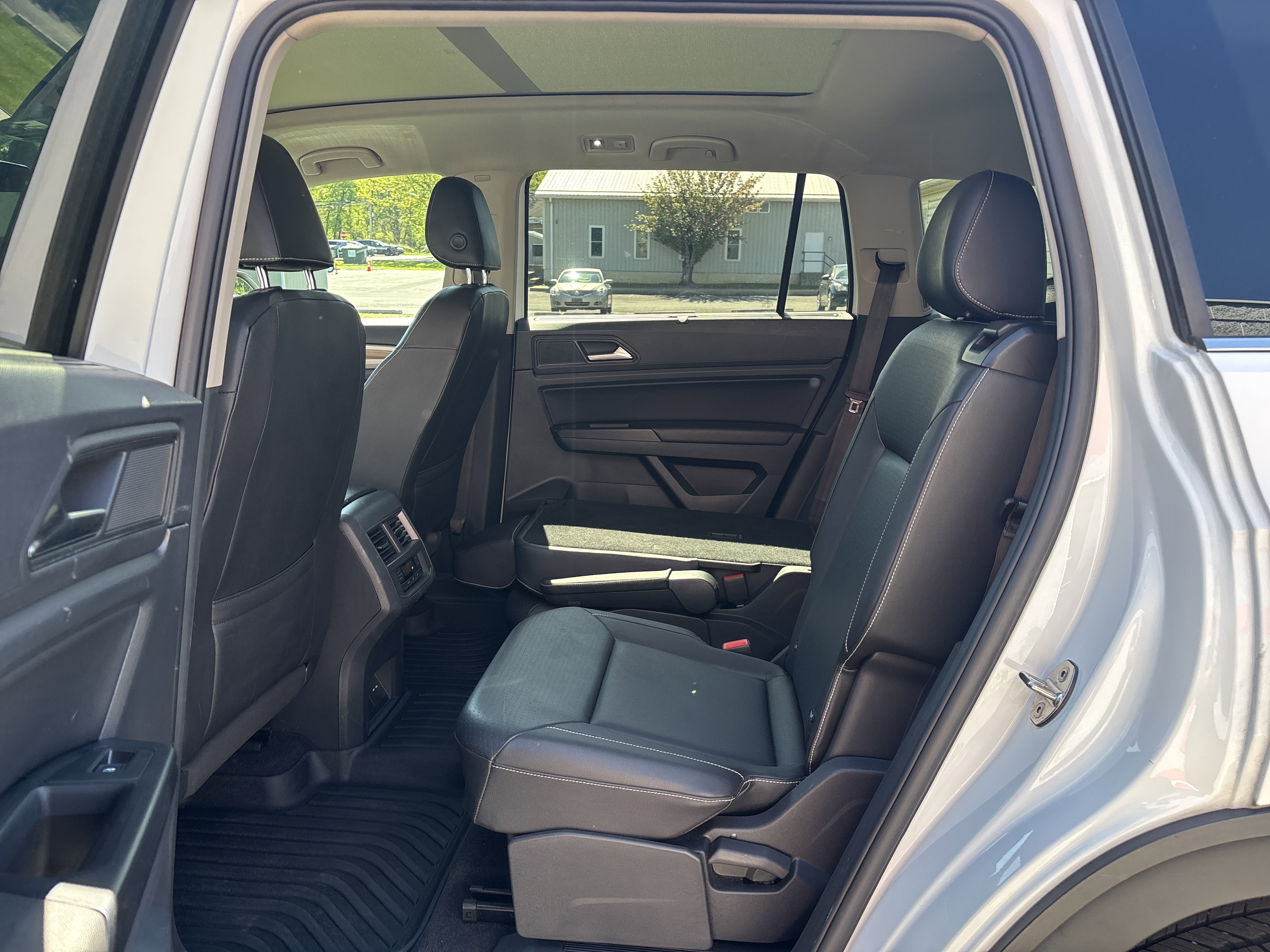 Used 2021 Volkswagen Atlas SE w/ Panoramic Sunroof Package AWD/4WD image 14