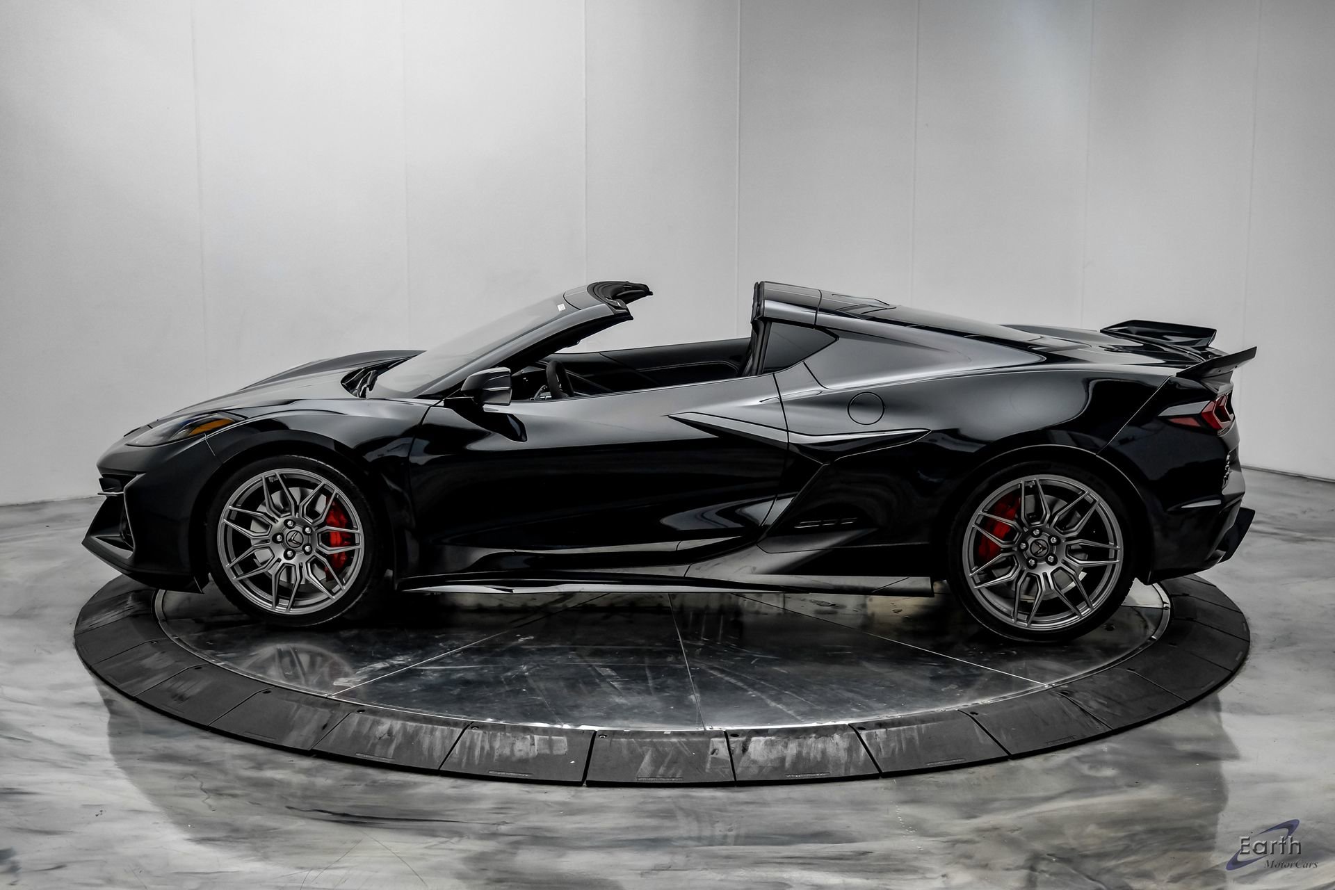 Used 2025 Chevrolet Corvette Z06 RWD image 9