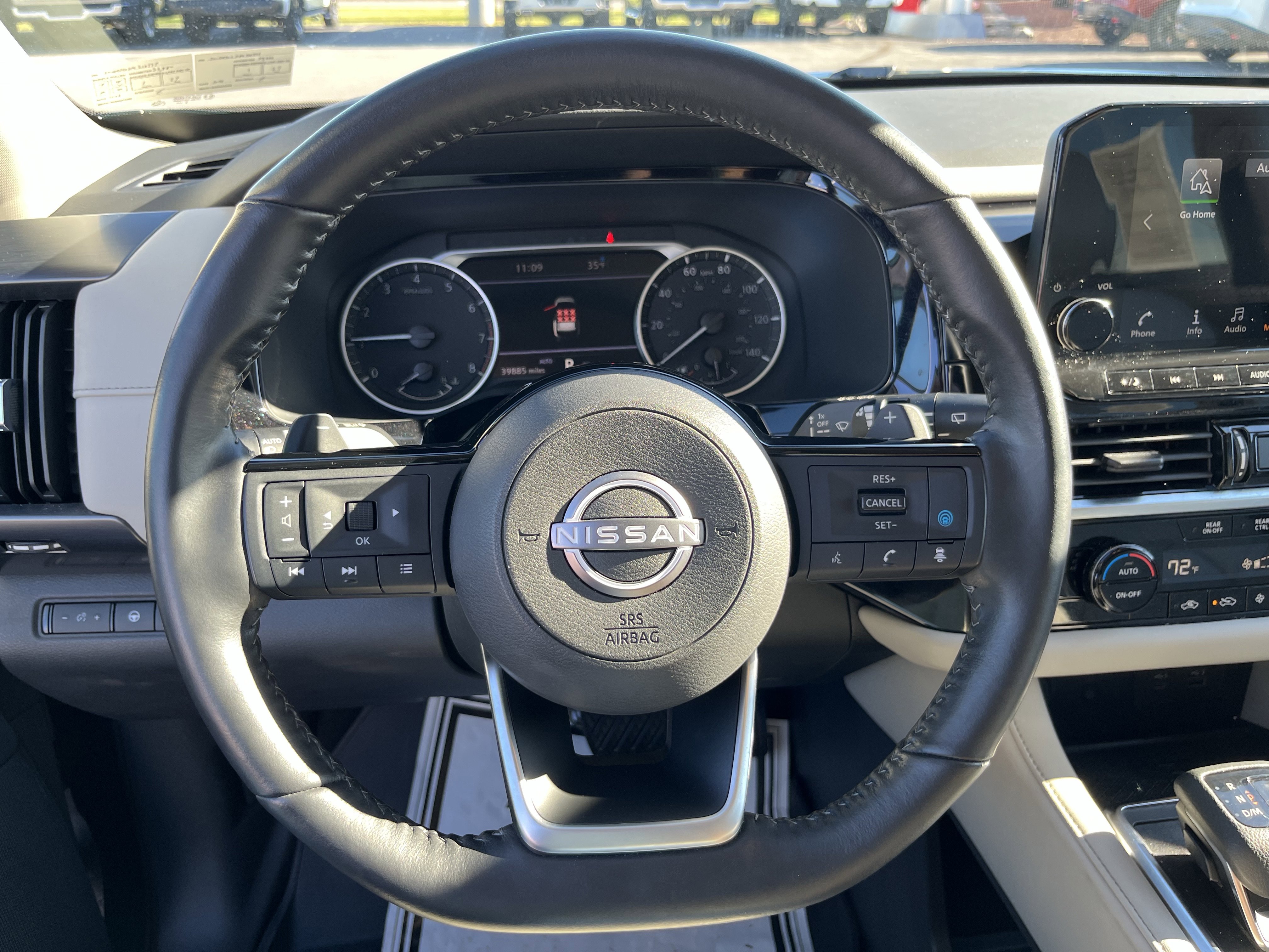 Used 2023 Nissan Pathfinder SL image 21