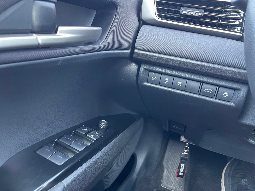 Used 2025 Toyota Camry LE FWD image 11