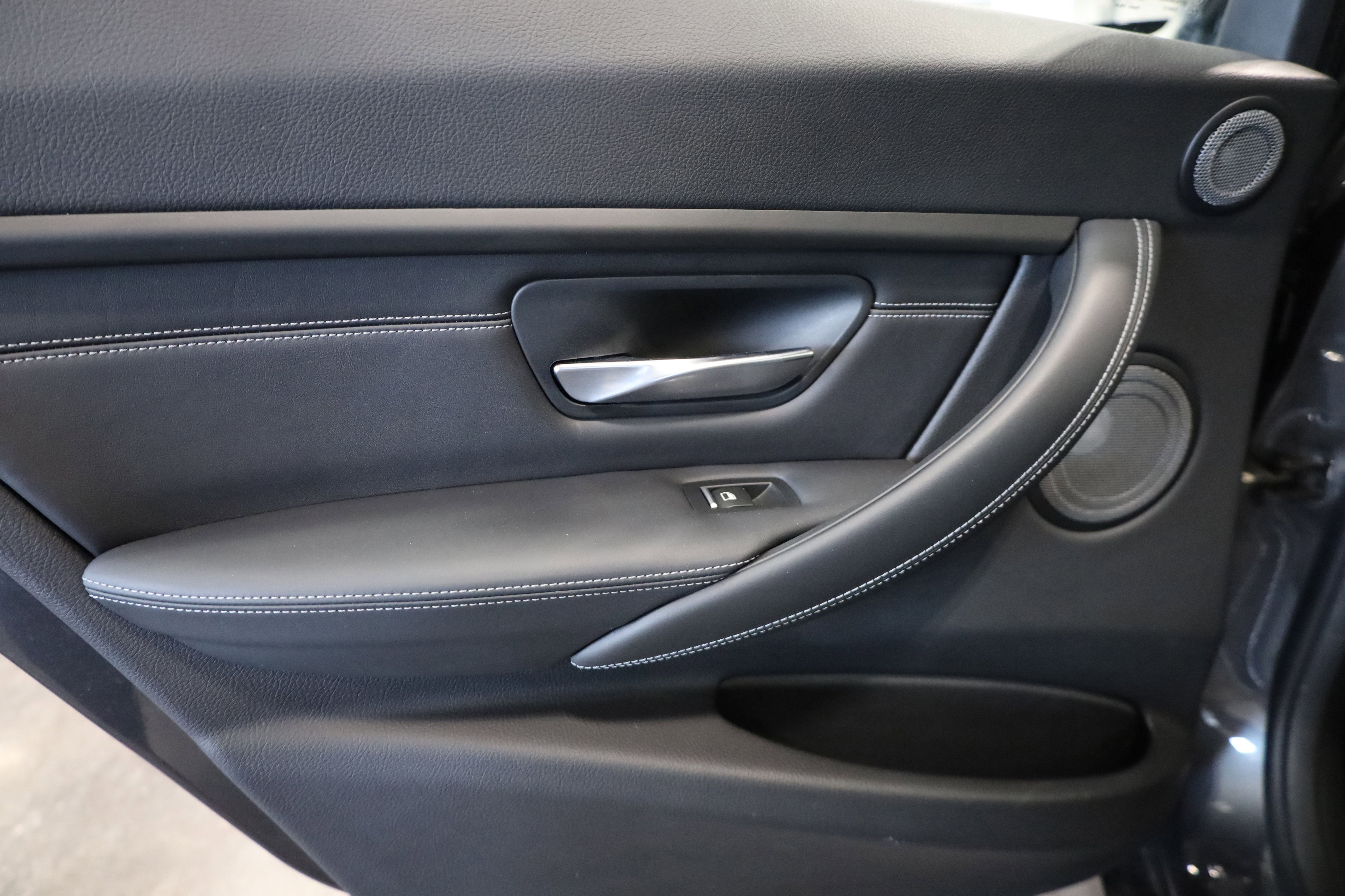 Used 2018 BMW M3 w/ Executive Package image 36