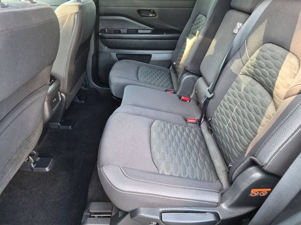 Used 2024 Nissan Pathfinder SV AWD/4WD image 21
