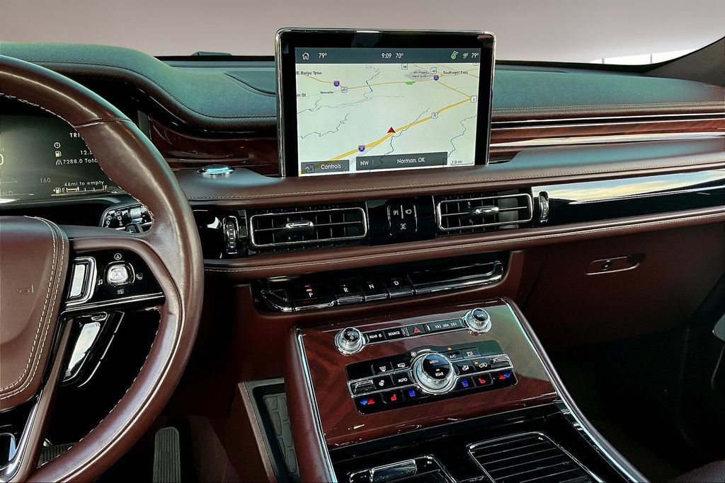 Used 2023 Lincoln Aviator Black Label w/ Dynamic Handling Package image 6