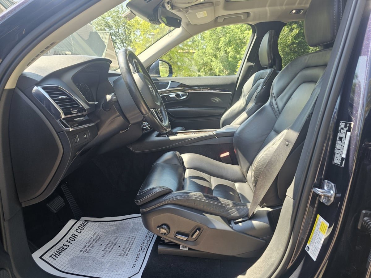 Used 2017 Volvo XC90 T6 Momentum w/ Vision Package AWD/4WD image 9