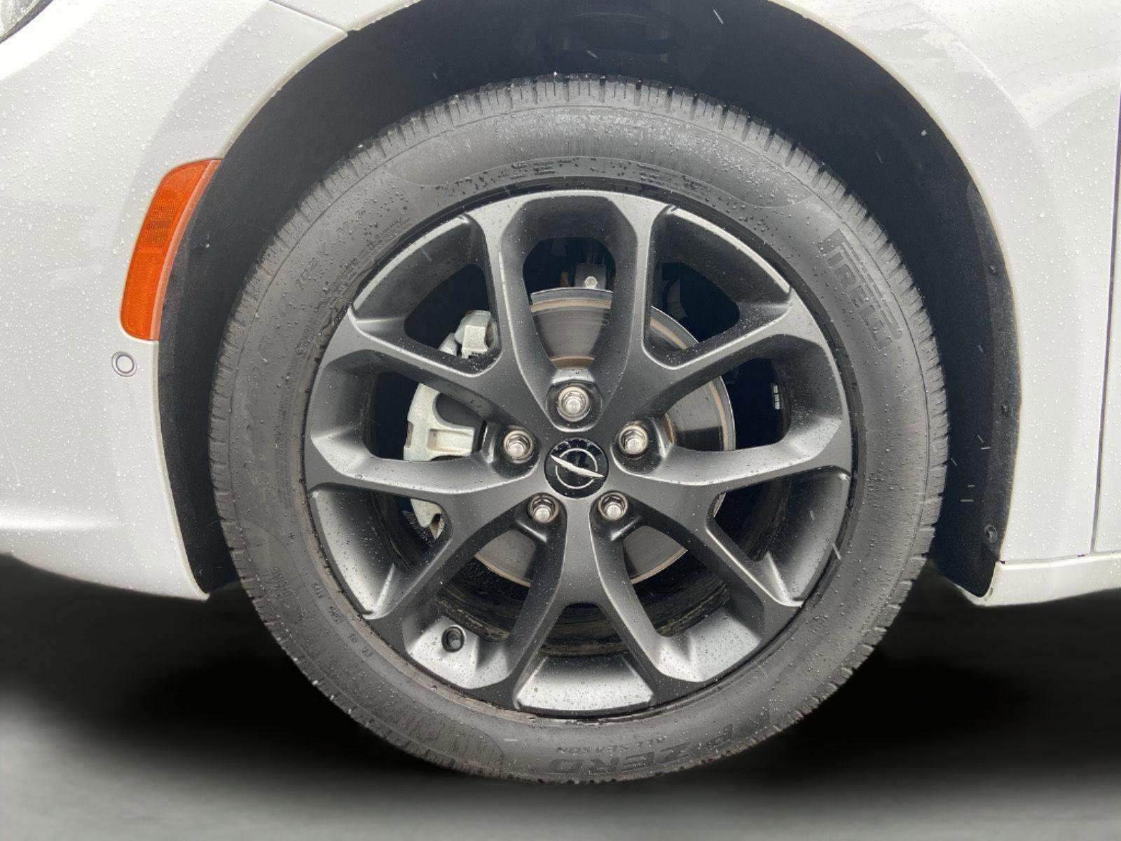 Used 2024 Chrysler Pacifica Limited w/ S Appearance Package FWD image 38