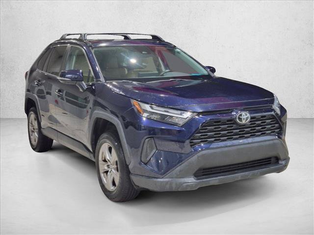 Used 2022 Toyota RAV4 XLE w/ Convenience Package FWD image 3