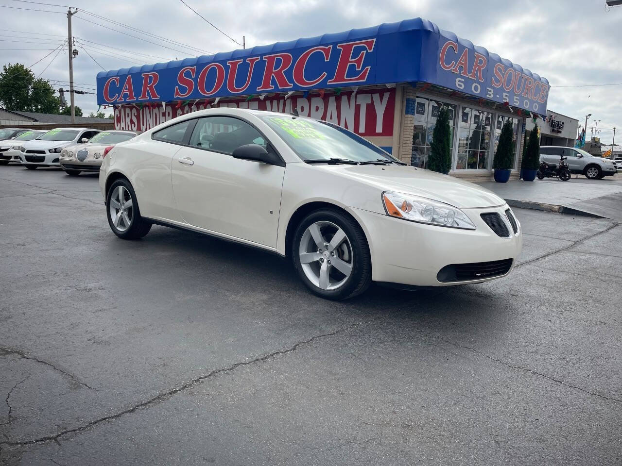 Used 2009 Pontiac G6 GT w/ Sun And Sound Plus Package FWD image 3