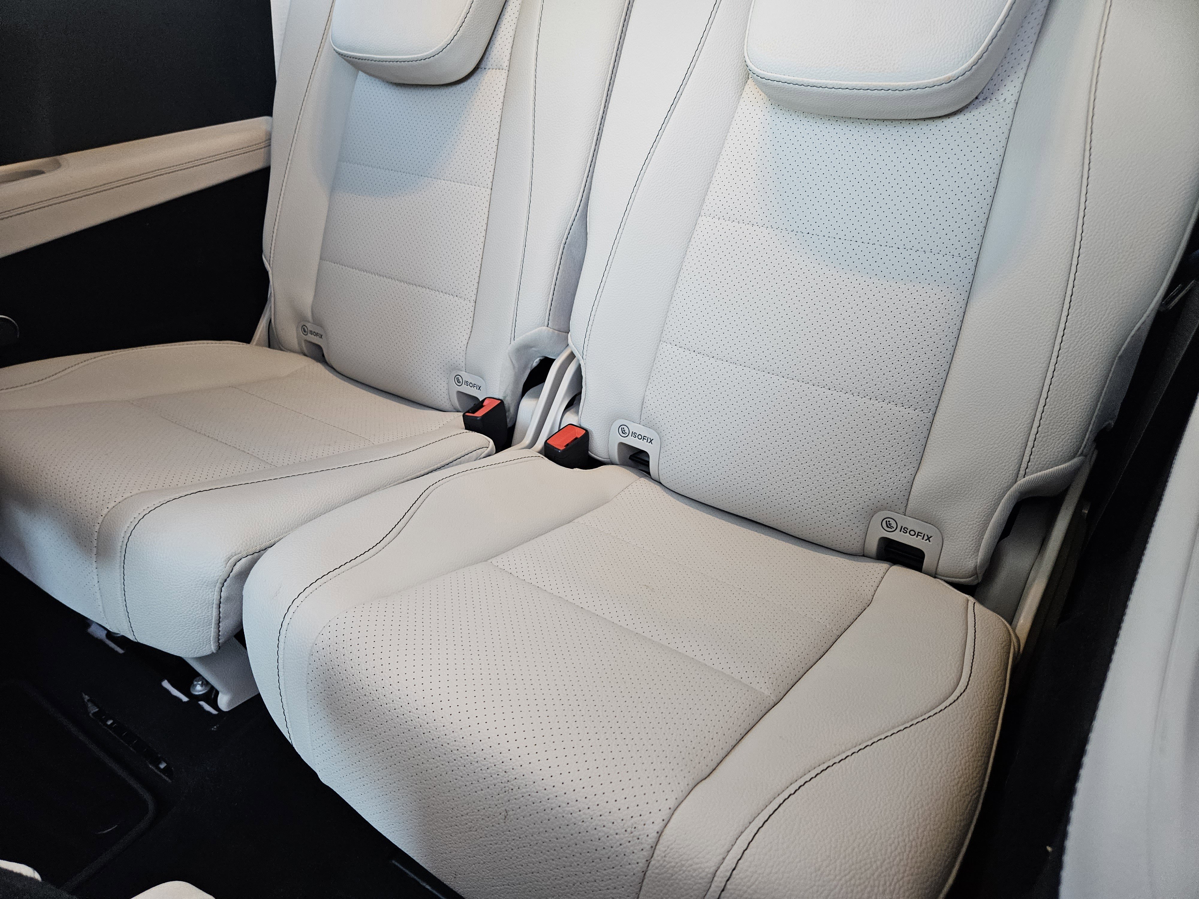 Certified 2025 Mercedes-Benz GLS 450 4MATIC image 31