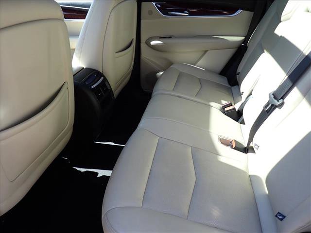 Used 2018 Cadillac XT5 Luxury w/ Driver Awareness Package AWD/4WD image 10