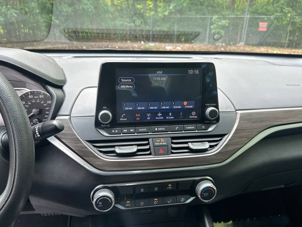 Used 2024 Nissan Altima 2.5 SV FWD image 18