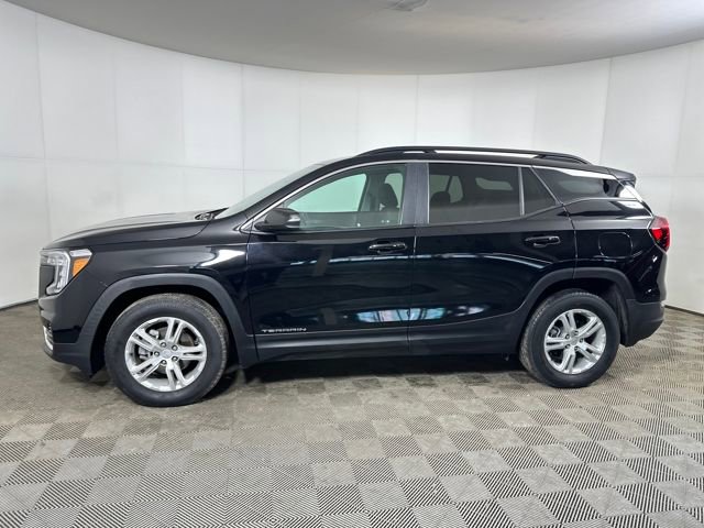 Used 2023 GMC Terrain SLE w/ Driver Convenience Package image 6