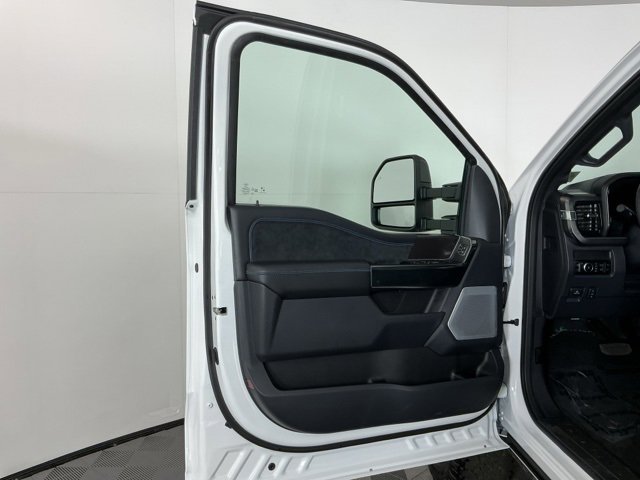 New 2026 Ford F350 Platinum image 15