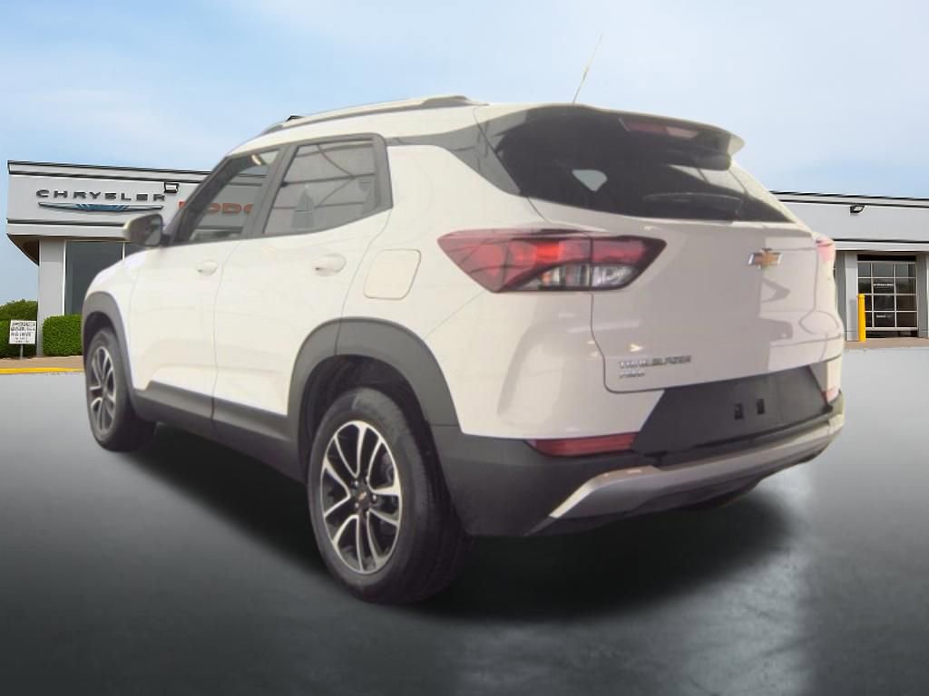 Used 2025 Chevrolet TrailBlazer LT AWD/4WD image 5
