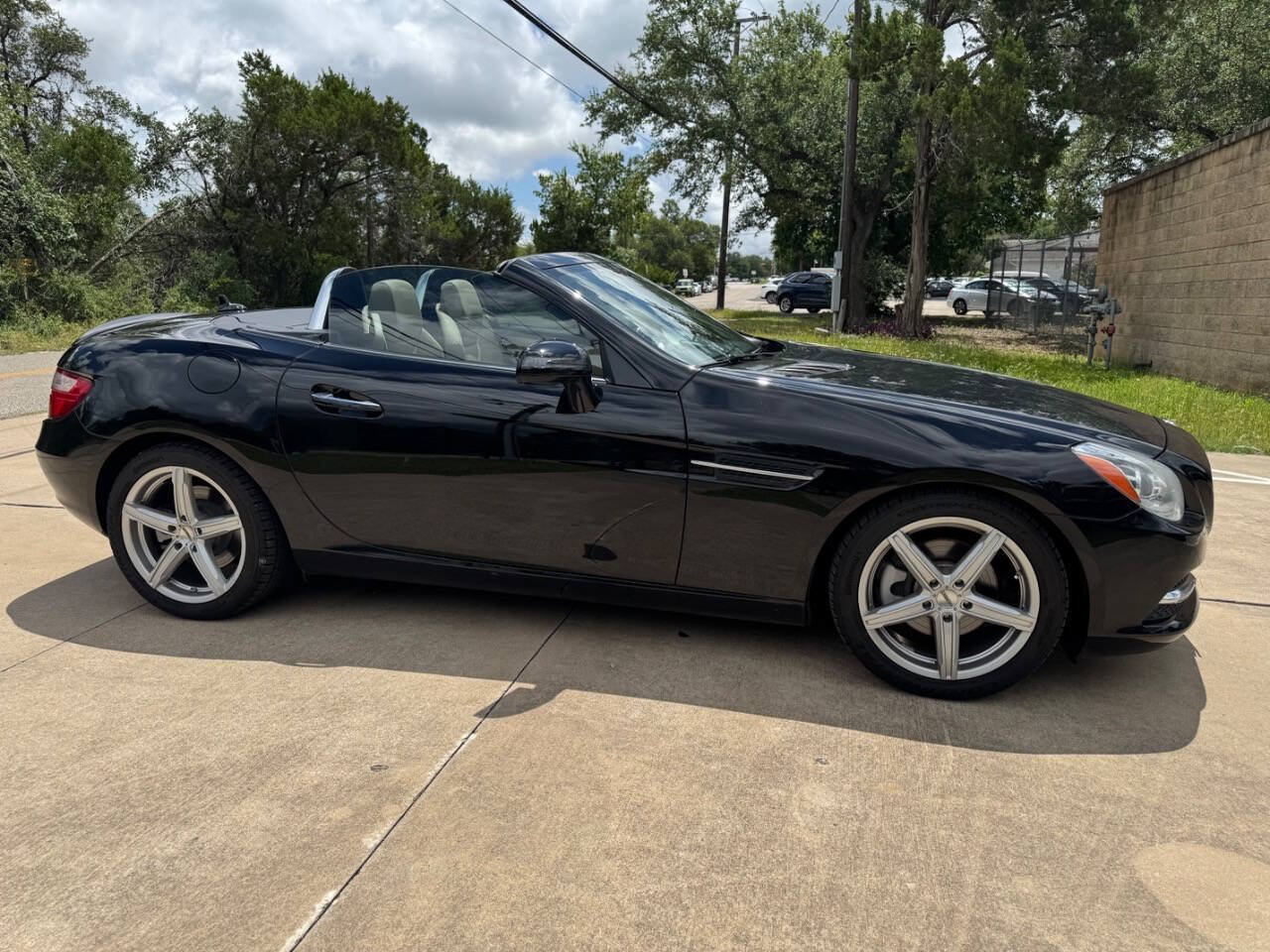 Used 2013 Mercedes-Benz SLK 250 image 12