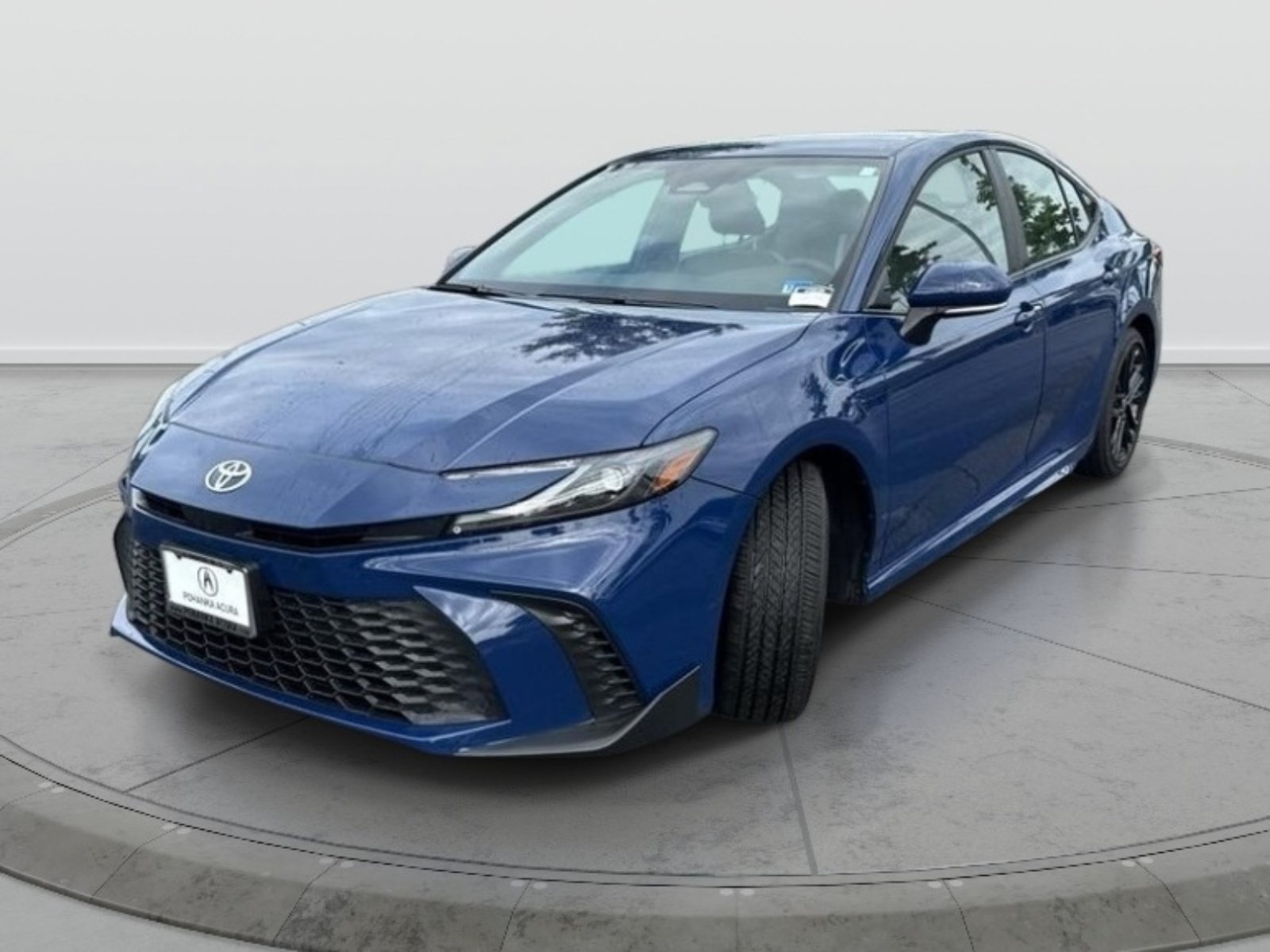 Used 2026 Toyota Camry SE FWD image 3